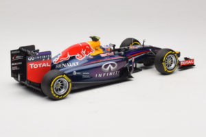 Red Bull RB10 Renault #3 D. Ricciardo Infiniti Red Bull Racing Showcar 2014 Minichamps 1:18 110140003 Metall — bild 2 av 6