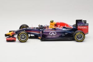 Red Bull RB10 Renault #3 D. Ricciardo Infiniti Red Bull Racing Showcar 2014 Minichamps 1:18 110140003 Metall — bild 3 av 6