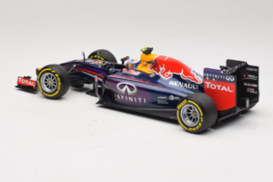 Red Bull RB10 Renault #3 D. Ricciardo Infiniti Red Bull Racing Showcar 2014 Minichamps 1:18 110140003 Metall — bild 5 av 6