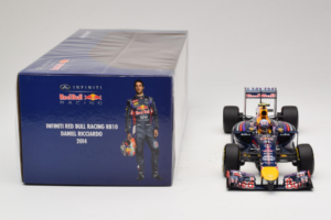 Red Bull RB10 Renault #3 D. Ricciardo Infiniti Red Bull Racing Showcar 2014 Minichamps 1:18 110140003 Metall — bild 6 av 6