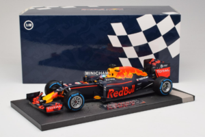 Red Bull RB12 Tag Heuer #3 D. Ricciardo Red Bull Racing Brazilian Grand Prix 2016 Minichamps 1:18 117161203 Resin — bild 6 av 6