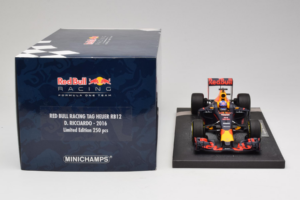 Red Bull RB12 Tag Heuer #3 D. Ricciardo Red Bull Racing Showcar 2016 Minichamps 1:18 117160003 Resin — bild 6 av 7