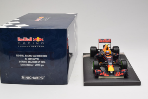 Red Bull RB12 Tag Heuer #33 M. Verstappen Red Bull Racing Showcar 2016 Minichamps 1:18 117161233 Resin — bild 6 av 7