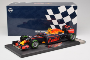 Red Bull RB12 Tag Heuer #33 M. Verstappen Red Bull Racing Showcar 2016 Minichamps 1:18 117161233 Resin — bild 7 av 7