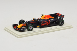 Red Bull RB13 Tag Heuer #33 M. Verstappen 3rd Chinese Grand Prix 2017 Spark 1:43 S5037 Resin — bild 2 av 4