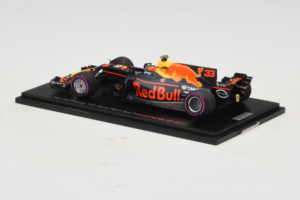 Red Bull RB13 Tag Heuer #33 M. Verstappen Belgian Grand Prix 2017 Spark 1:43 AM33SP8 Resin — bild 3 av 4