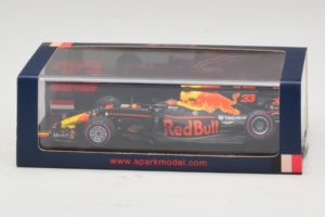 Red Bull RB13 Tag Heuer #33 M. Verstappen Belgian Grand Prix 2017 Spark 1:43 AM33SP8 Resin — bild 4 av 4