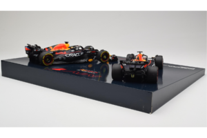 Red Bull RB19 Honda RBPT #1 M. Verstappen Oracle Red Bull Racing Qatar Grand Prix World Champion 2023 Minichamps 1:18 1122318 — bild 5 av 6