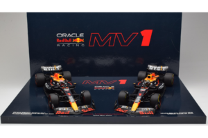 Red Bull RB19 Honda RBPT #1 M. Verstappen Oracle Red Bull Racing Qatar Grand Prix World Champion 2023 Minichamps 1:18 1122318 — bild 6 av 6