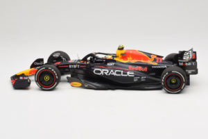 Red Bull RB19 #11 S. Perez Oracle Red Bull Racing Saudi Arabian Grand Prix Winner 2023 Minichamps 1:18 110230111 Resin — bild 3 av 6