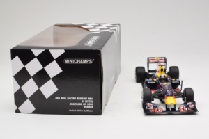 Red Bull RB6 Renault #5 S. Vettel Red Bull Racing Brazilian Grand Prix Winner 2010 Minichamps 1:18 110100205 Metall — bild 7 av 7