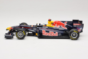 Red Bull RB7 Renault #1 S. Vettel Red Bull Racing Showcar 2011 Minichamps 1:18 110110071-1 Metall — bild 3 av 7