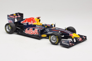 Red Bull RB7 Renault #1 S. Vettel Red Bull Racing World Champion 2011 Minichamps 1:18 110110001 Metall — bild 4 av 6