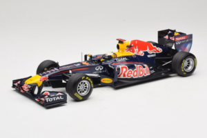 Red Bull RB7 Renault #1 S. Vettel Red Bull Racing World Champion 2011 Minichamps 1:18 110110001 Metall