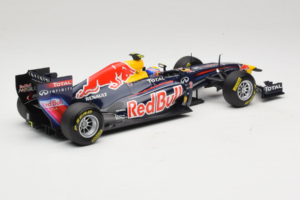 Red Bull RB7 Renault #2 M. Webber Red Bull Racing Showcar 2011 Minichamps 1:18 110110002 Metall — bild 2 av 7