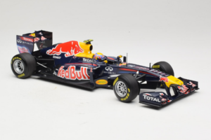 Red Bull RB7 Renault #2 M. Webber Red Bull Racing Showcar 2011 Minichamps 1:18 110110002 Metall — bild 4 av 7