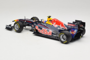 Red Bull RB7 Renault #2 M. Webber Red Bull Racing Showcar 2011 Minichamps 1:18 110110002 Metall — bild 5 av 7