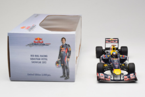 Red Bull RB8 Renault #1 S. Vettel Red Bull Racing Showcar 2012 Minichamps 1:18 110120071 Metall — bild 6 av 7