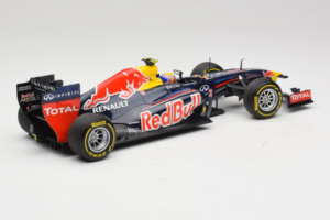 Red Bull RB8 Renault #2 M. Webber Red Bull Racing Showcar 2012 Minichamps 1:18 110120072 Metall — bild 2 av 7