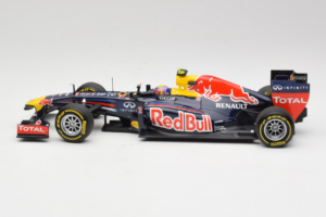 Red Bull RB8 Renault #2 M. Webber Red Bull Racing Showcar 2012 Minichamps 1:18 110120072 Metall — bild 3 av 7