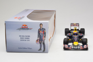 Red Bull RB8 Renault #2 M. Webber Red Bull Racing Showcar 2012 Minichamps 1:18 110120072 Metall — bild 6 av 7
