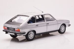Renault 30 TX Silver Norev 1:18 185272 Metall — bild 3 av 8