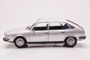 Renault 30 TX Silver Norev 1:18 185272 Metall — bild 4 av 8