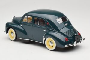 Renault 4CV Grön Solido 1:18 8047 Metall — bild 5 av 6
