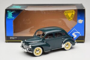 Renault 4CV Grön Solido 1:18 8047 Metall — bild 6 av 6