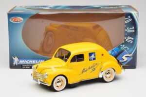 Renault 4CV Michelin Yellow Solido 1:18 82002 Metall — bild 6 av 6