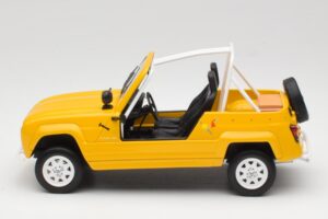 Renault 4L JP4 Jaune Tournesol Otto 1:18 OT1079 Resin — bild 3 av 6