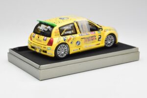 Renault Clio Sport #2 E. Rangoni Renault Clio Trophy Winner 2000 Universal Hobbies 1:18 7711218616 Metall — bild 2 av 6