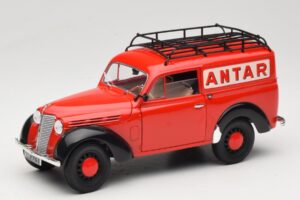 Renault Juvaquatre Utilitaire Röd Solido 1:18 8424 Metall