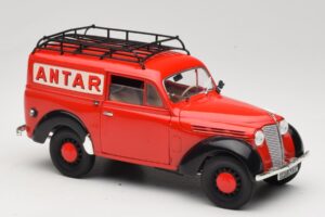 Renault Juvaquatre Utilitaire Röd Solido 1:18 8424 Metall — bild 6 av 8