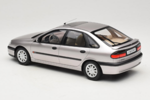 Renault Laguna V6 3.0 Baccara Opal Grey Otto 1:18 OT1185 Resin — bild 5 av 6
