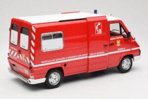 Renault Master T30 VSAB Brandkår Röd Otto 1:18 OT1107 Resin — bild 2 av 6