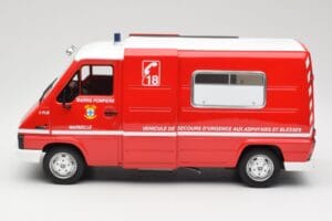 Renault Master T30 VSAB Brandkår Röd Otto 1:18 OT1107 Resin — bild 3 av 6
