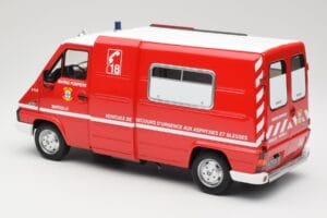 Renault Master T30 VSAB Brandkår Röd Otto 1:18 OT1107 Resin — bild 5 av 6
