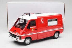 Renault Master T30 VSAB Brandkår Röd Otto 1:18 OT1107 Resin — bild 6 av 6