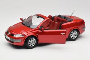 Renault Megane Mk1 CC Röd Solido 1:18 8152 Metall — bild 2 av 8