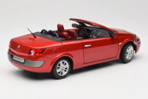 Renault Megane Mk1 CC Röd Solido 1:18 8152 Metall — bild 3 av 8
