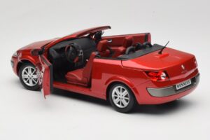 Renault Megane Mk1 CC Röd Solido 1:18 8152 Metall — bild 5 av 8