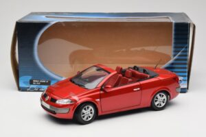 Renault Megane Mk1 CC Röd Solido 1:18 8152 Metall — bild 8 av 8