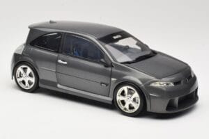 Renault Megane Mk2 RS Vampire Grey Norev 1:18 185101 Metall — bild 6 av 8