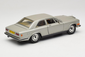 Rolls-Royce Camargue Silver Diamond Edition Bburago 1:18 3001-M3 Metall — bild 3 av 8
