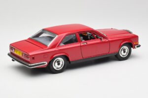 Rolls-Royce Camargue Röd Bburago 1:22 3001 Metall — bild 3 av 8