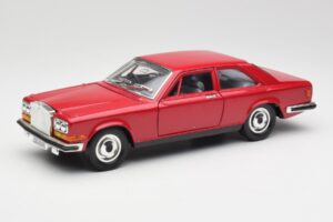 Rolls-Royce Camargue Röd Bburago 1:22 3001 Metall