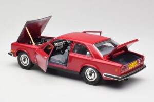 Rolls-Royce Camargue Röd Bburago 1:22 3001 Metall — bild 5 av 8