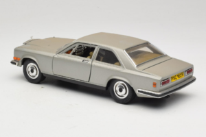 Rolls-Royce Camargue Silver Bburago 1:18 3001-M2 Metall — bild 7 av 8