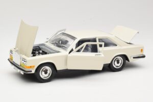 Rolls-Royce Camargue Vit Bburago 1:22 3001-M1 Metall — bild 3 av 8